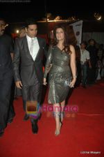 Akshay Kumar, Twinkle Khanna at Stardust Awards 2011 in Mumbai on 6th Feb 2011 (5).JPG